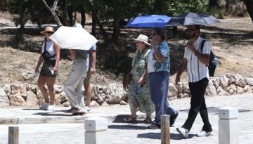 Γιατί η Δυτική Ευρώπη βιώνει διαδοχικούς καύσωνες, πώς επηρεάζεται η Ελλάδα
