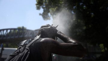 Ο καύσωνας αδειάζει τα πορτοφόλια των Ευρωπαίων: Μελέτη αποκαλύπτει πόσο μειώνει τα εισοδήματα και αυξάνει τη φτώχεια