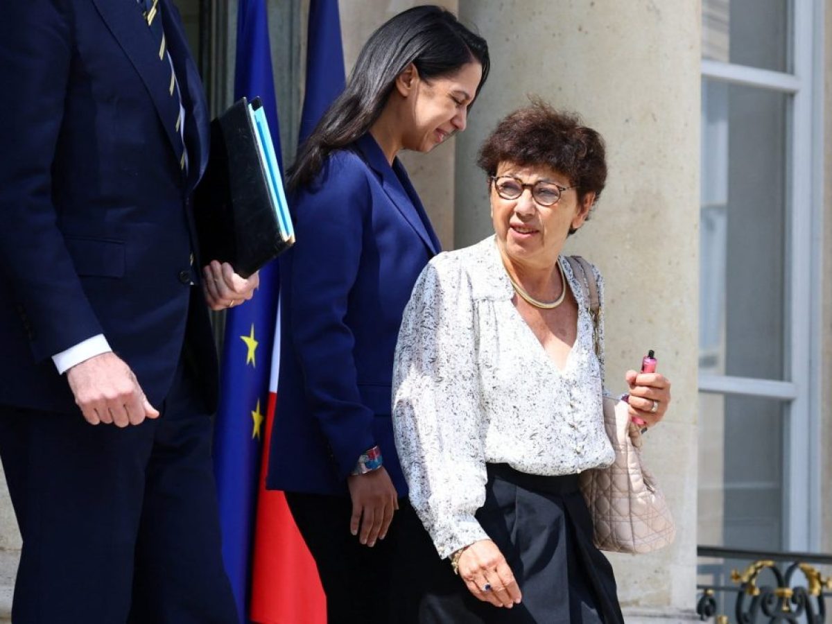 Γαλλία: Ο Μακρόν έπεισε την υπουργό Οικολογικής Μετάβασης να παραμείνει στην κυβέρνηση