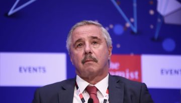 Χούκστρα σε Μανιάτη: Στα 2,1 δισ. ευρώ τα κονδύλια της ΕΕ στην Ελλάδα για το νερό